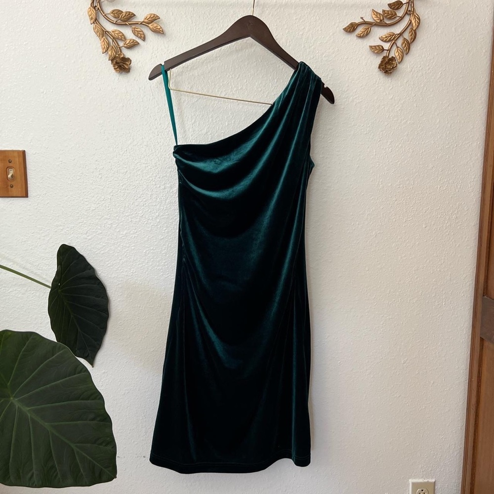 Emerald Green Velvet Should Dress